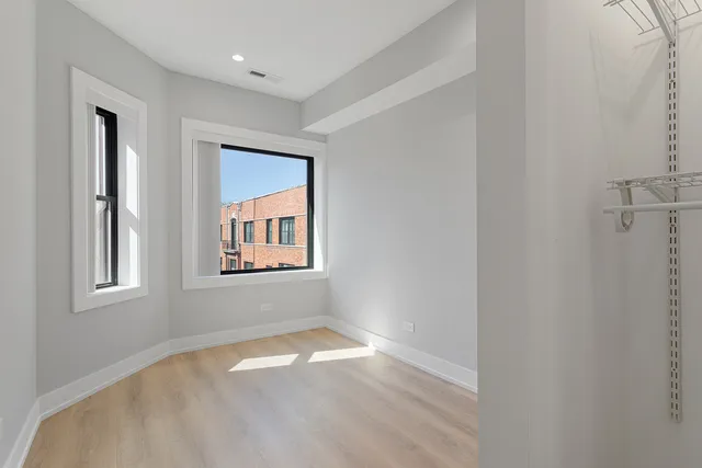 $2,123 | 1552.5 West Juneway Terrace, Unit 3G, Chicago, IL 60626