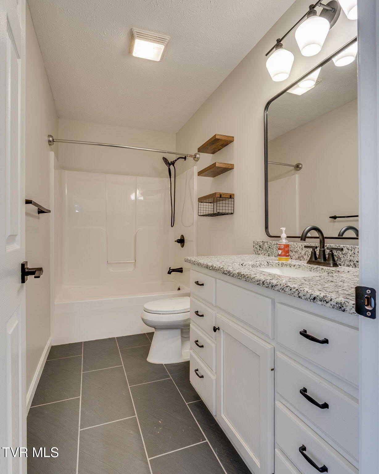 1032 Mitchell Road Kingsport, TN 37663 - Photo 19 of 57 018