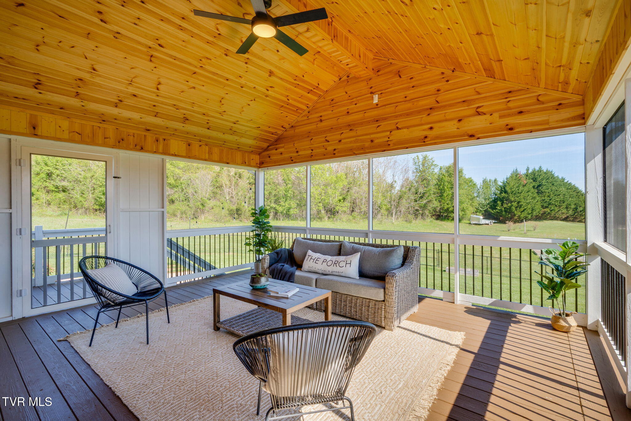 1032 Mitchell Road Kingsport, TN 37663 - Photo 23 of 57 050