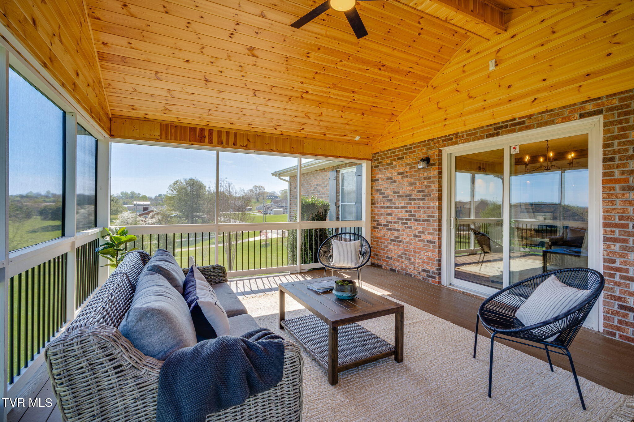 1032 Mitchell Road Kingsport, TN 37663 - Photo 24 of 57 049