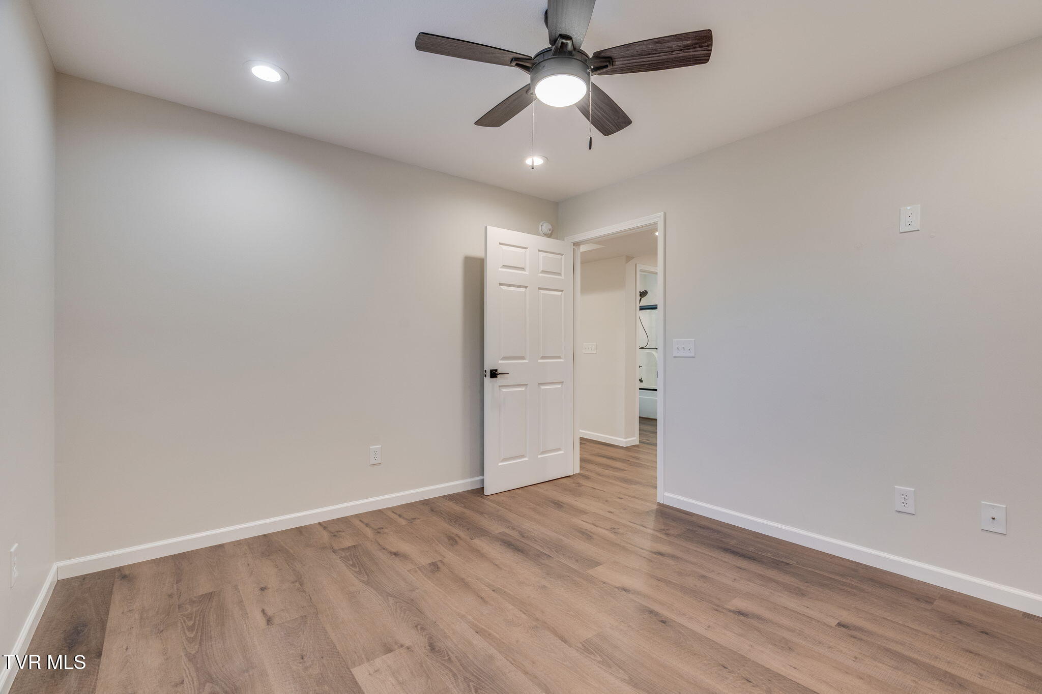 1032 Mitchell Road Kingsport, TN 37663 - Photo 40 of 57 035