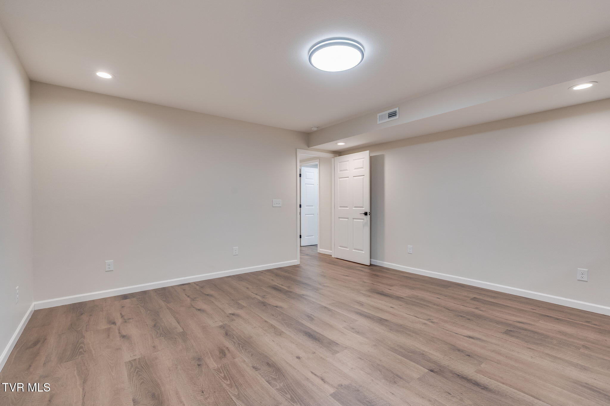 1032 Mitchell Road Kingsport, TN 37663 - Photo 43 of 57 038