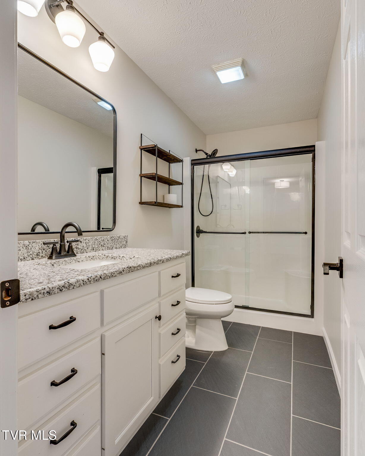 1032 Mitchell Road Kingsport, TN 37663 - Photo 44 of 57 010