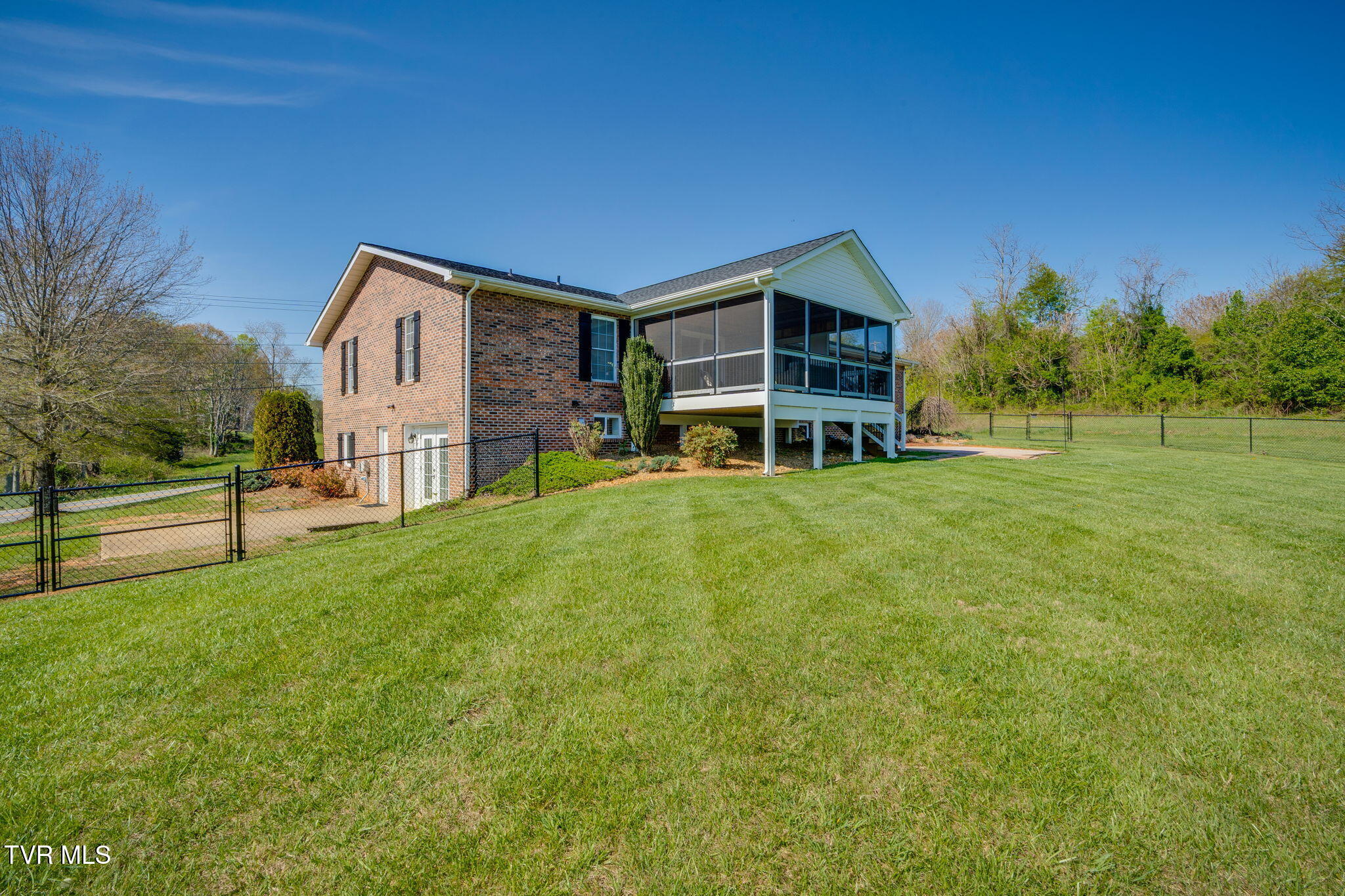 1032 Mitchell Road Kingsport, TN 37663 - Photo 50 of 57 043