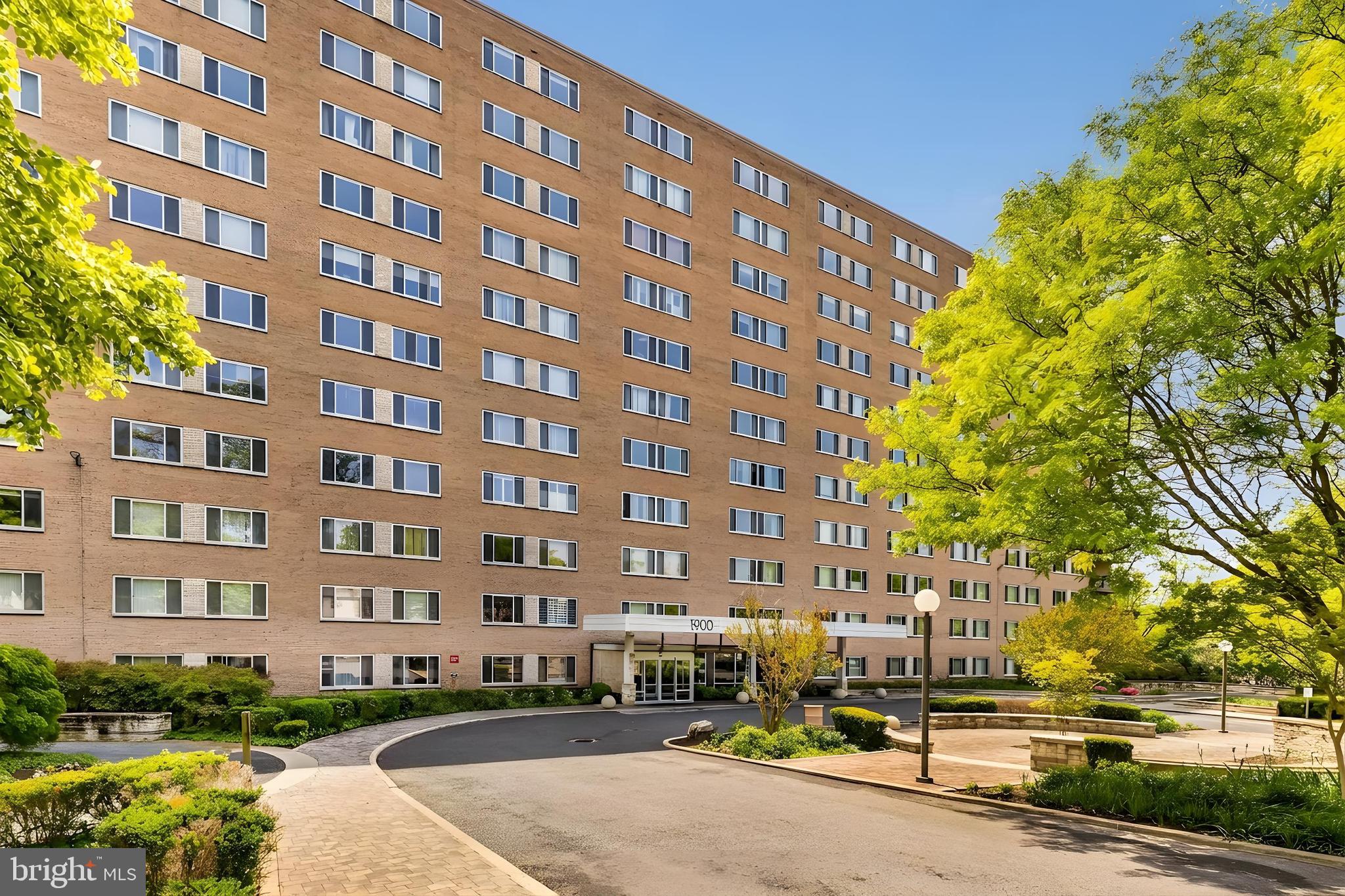1900 Lyttonsville Road, Unit 818 Silver Spring, MD 20910 - Photo 1 of 28