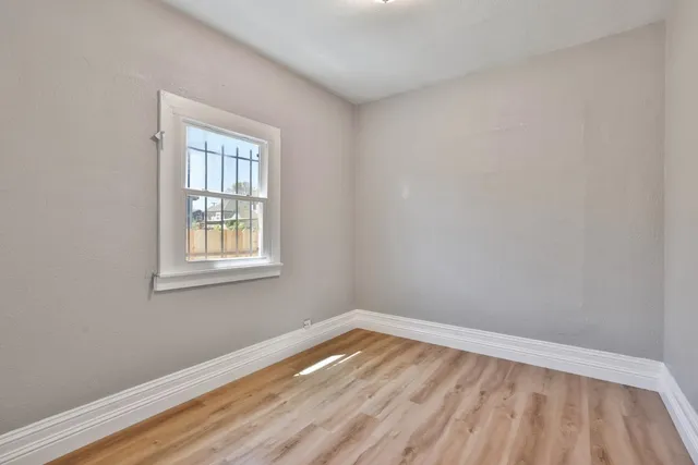 $3,350 | 2643 Market Street, Oakland, CA 94607