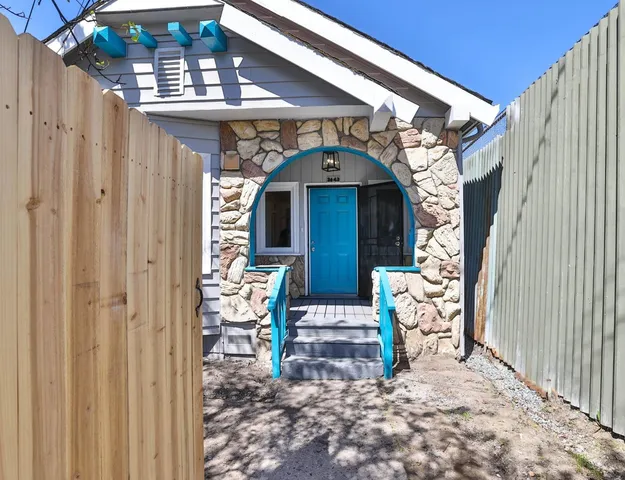 $3,350 | 2643 Market Street, Oakland, CA 94607