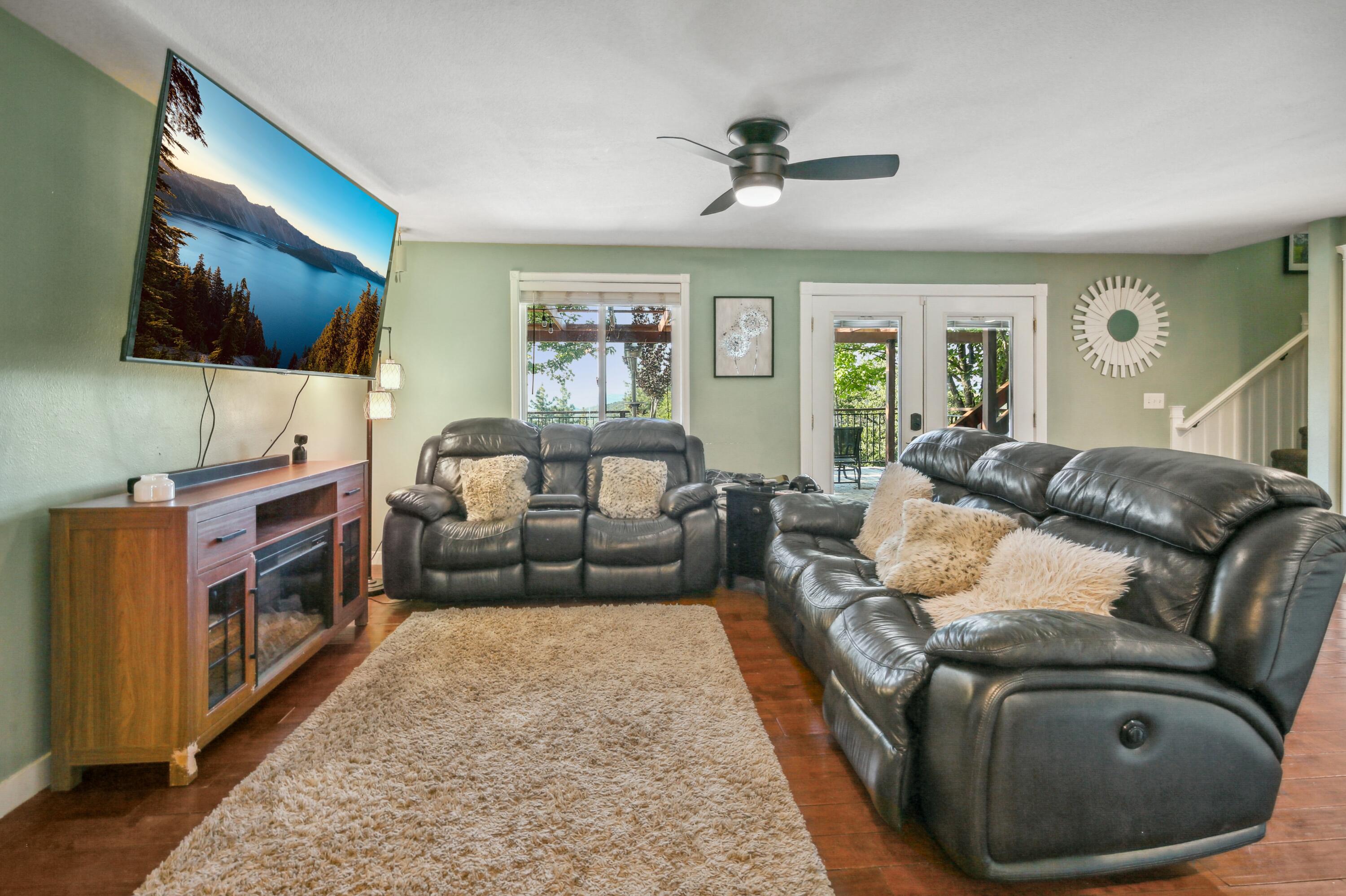 448 Wren Ridge Drive Eagle Point, OR 97524 - Photo 4 of 45 CU9A6362