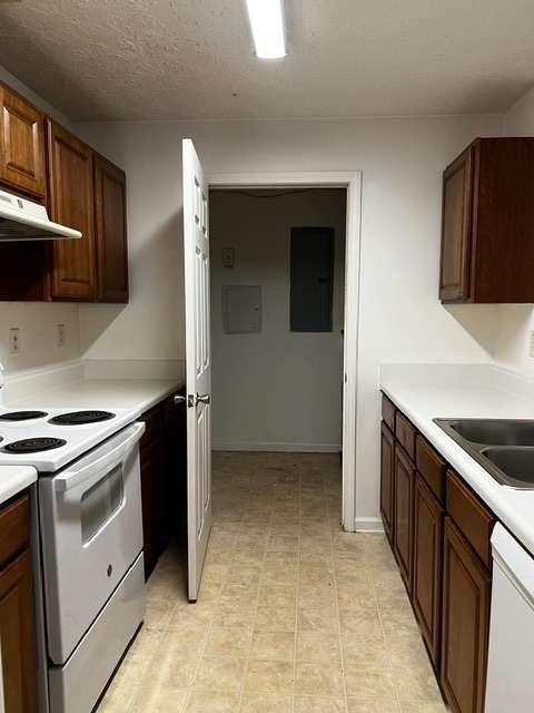 10303 Waldrop Place Decatur, GA 30034 - Photo 4 of 12