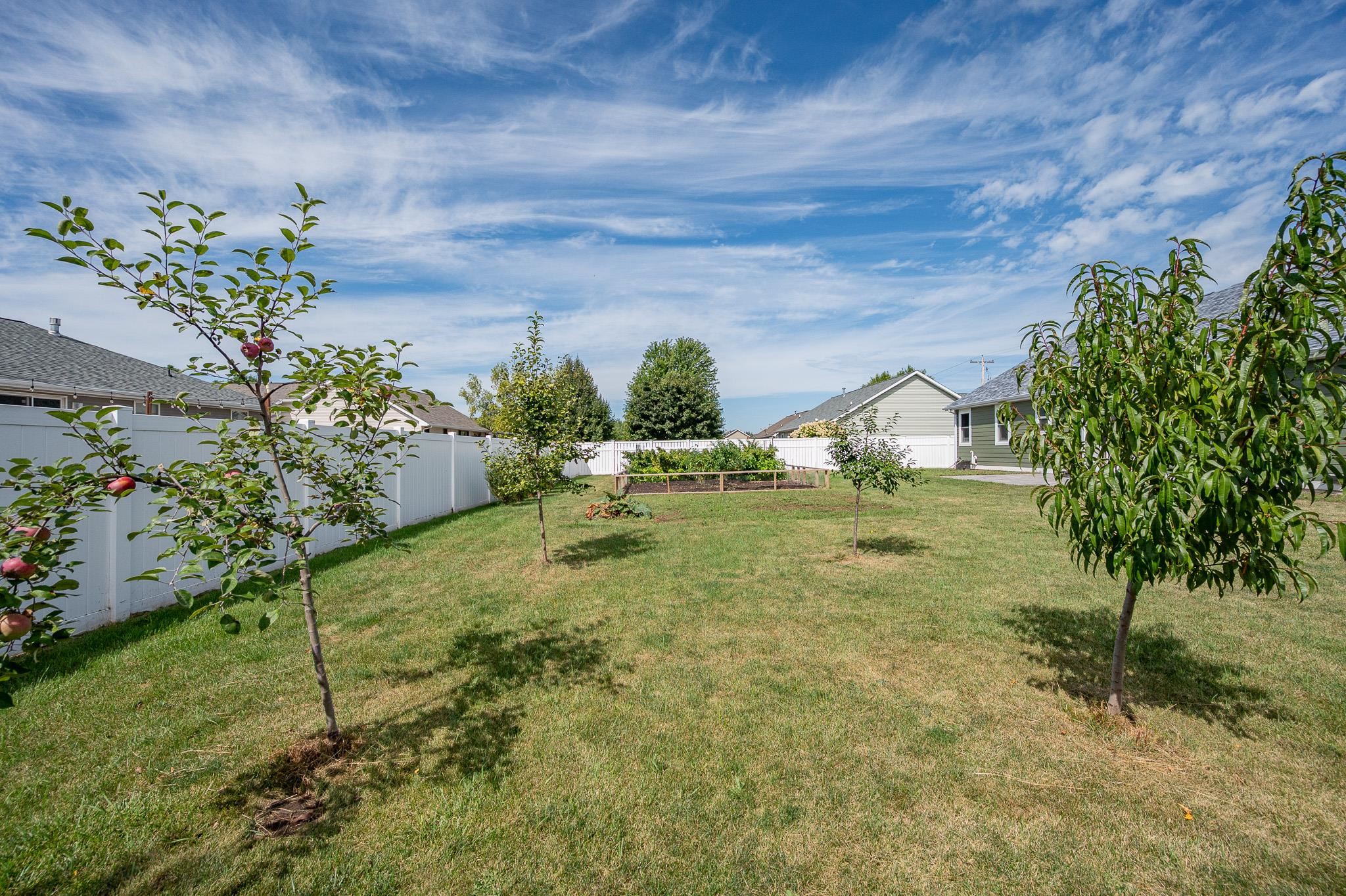 2352 Oak Ridge Circle De Pere, WI 54115 - Photo 38 of 49 Gallery Image 38