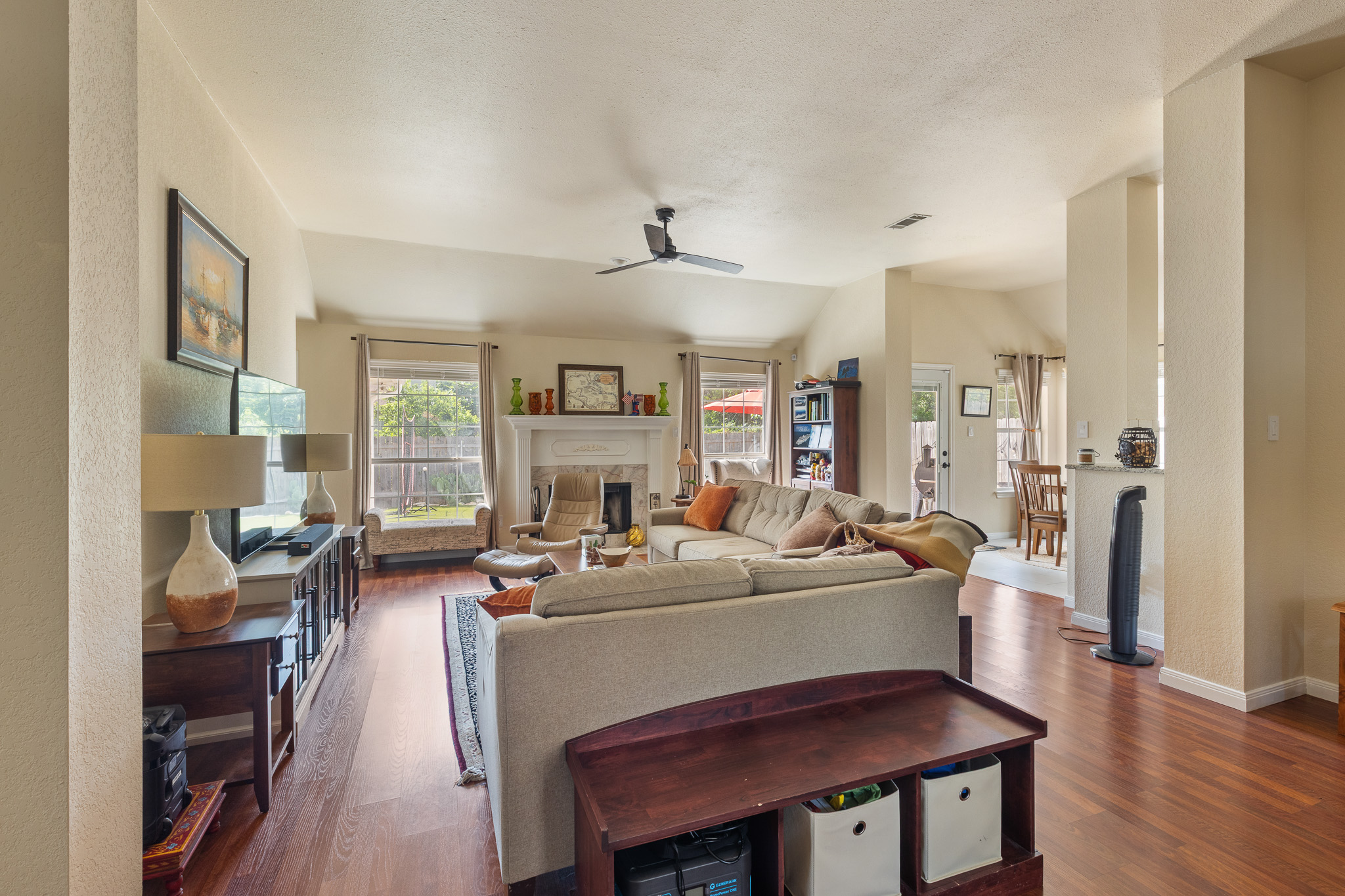 2305 Raintree Path Round Rock, TX 78664 - Photo 5 of 36