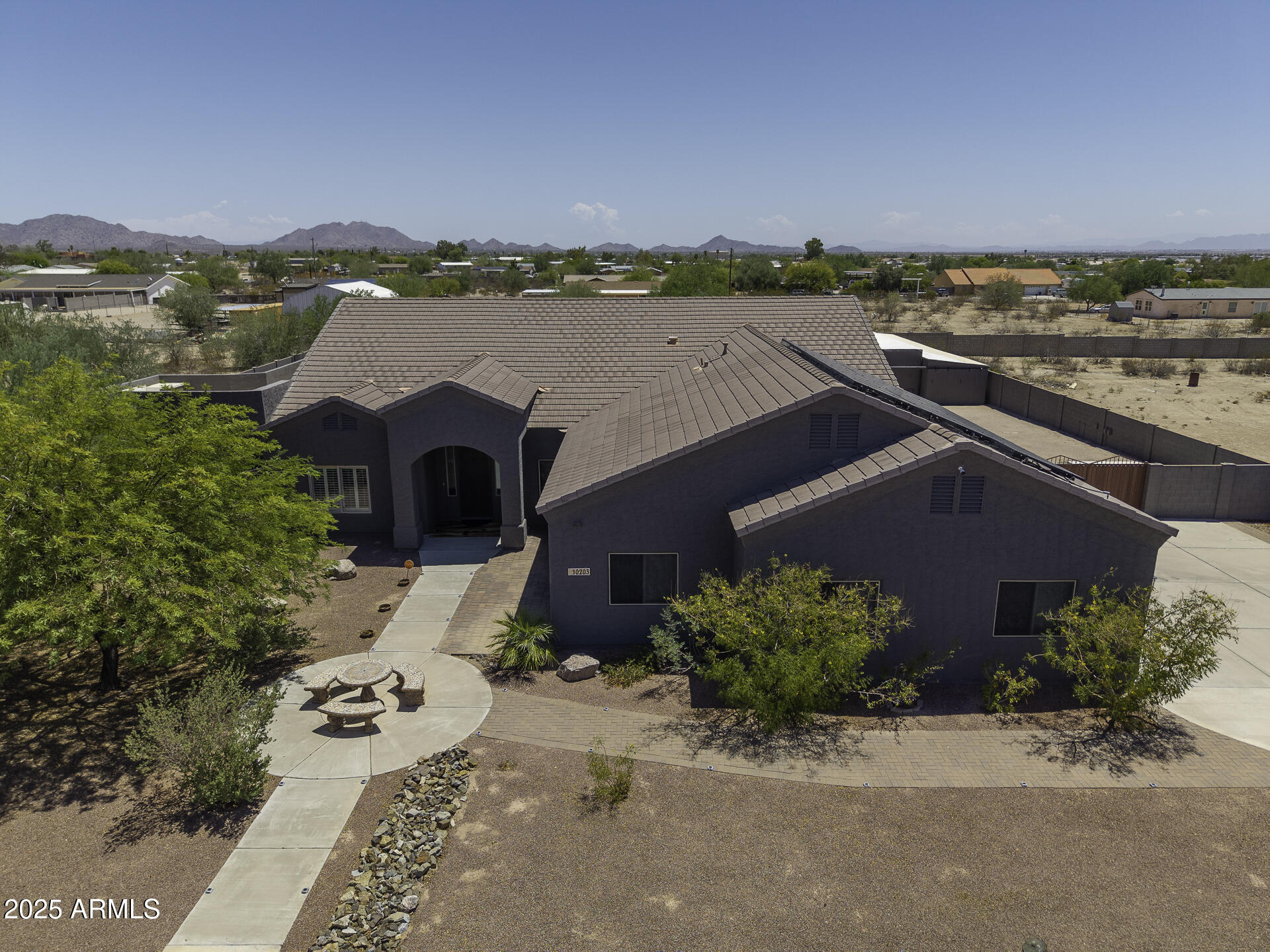 10203 North Burris Road Casa Grande, AZ 85122 - Photo 72 of 85 UAS Close Front Center