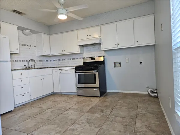 $1,245 | 105 East Boyce Street, Unit A, Manor, TX 78653