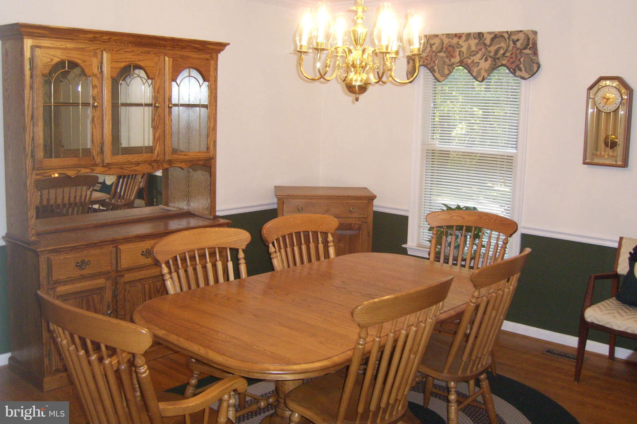 5115 Griffith Road Gaithersburg, MD 20882 - Photo 5 of 11 Dining Room