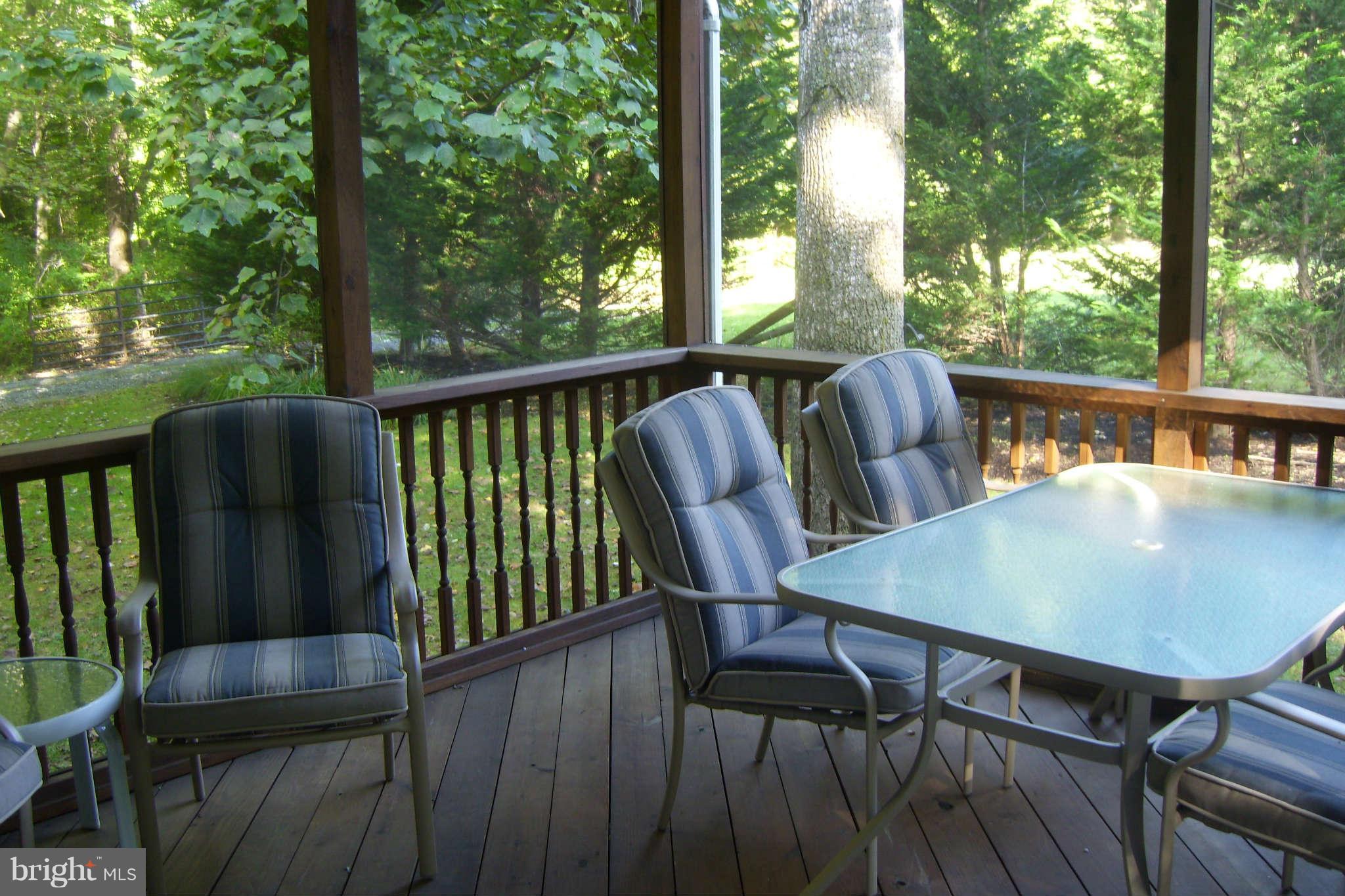 5115 Griffith Road Gaithersburg, MD 20882 - Photo 9 of 11 Exterior (Rear)