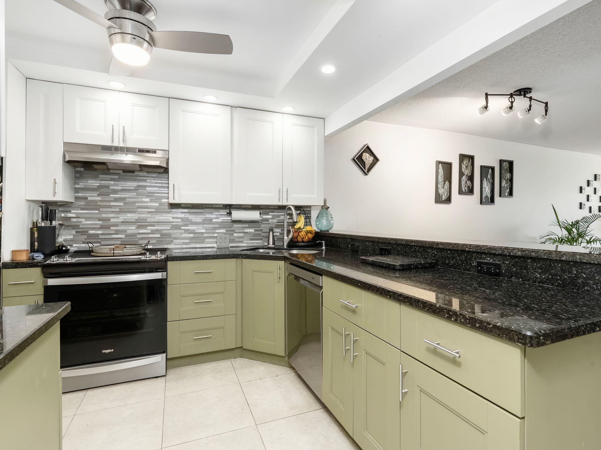 3100 North Course Lane, Unit 107 Pompano Beach, FL 33069 - Photo 7 of 32 09. 3100 N Course Ln Unit 107 Interior
