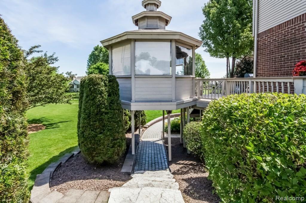1046 Miners Run Rochester, MI 48306 - Photo 60 of 74 060-Gazebo-1841980-medium.jpg