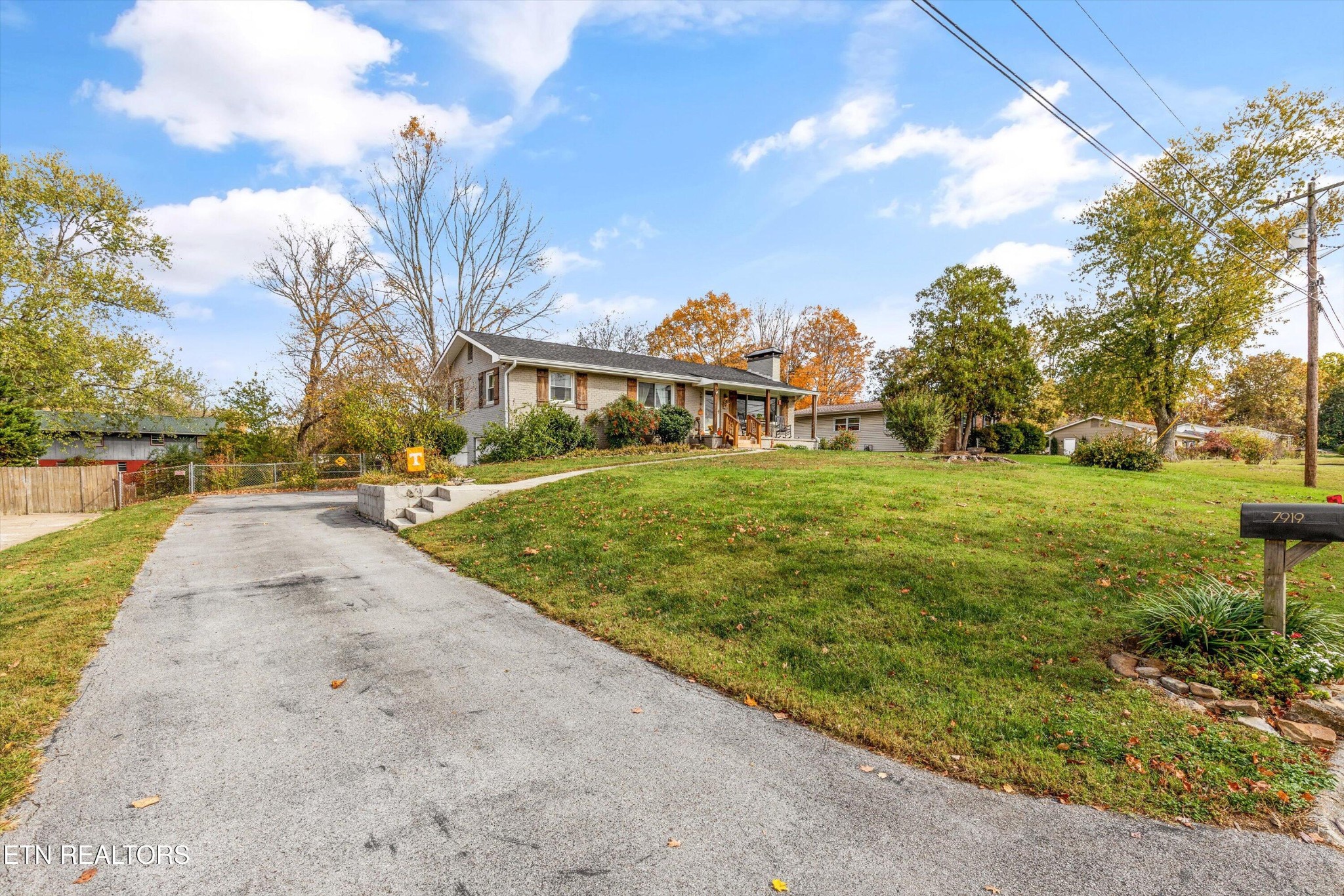 7919 North Forest Road Knoxville, TN 37909 - Photo 3 of 29 a view of a park with large trees