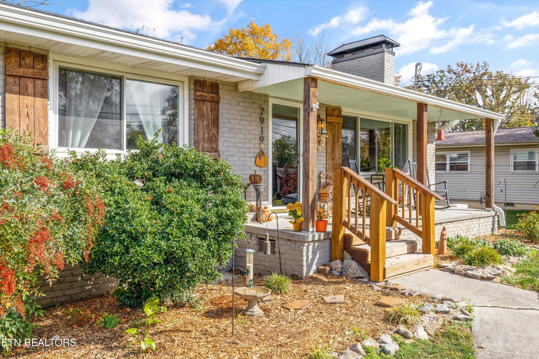 7919 North Forest Road Knoxville, TN 37909 - Photo 4 of 29 front view of a house with a porch