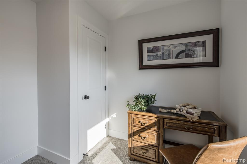 3750 Alida Avenue Rochester Hills, MI 48309 - Photo 51 of 68