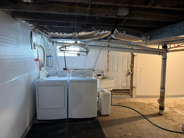 $1,500 | 3788 Burns Avenue, Detroit, MI 48214