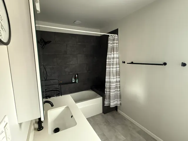 $1,500 | 3788 Burns Avenue, Detroit, MI 48214