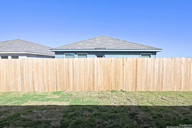 $1,495 | 2429 Legends Creek, New Braunfels, TX 78130