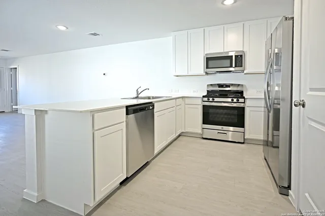 $1,495 | 2429 Legends Creek, New Braunfels, TX 78130