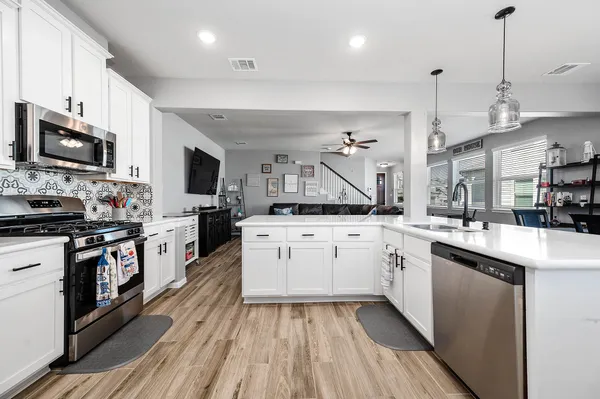 $307,000 | 5515 Hyde Park Drive, Pasadena, TX 77505