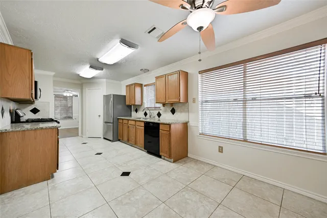 $2,300 | 2507 Foxden Drive, Pearland, TX 77584