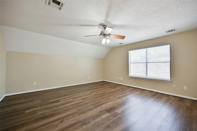 $2,300 | 2507 Foxden Drive, Pearland, TX 77584