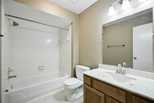 $2,300 | 2507 Foxden Drive, Pearland, TX 77584