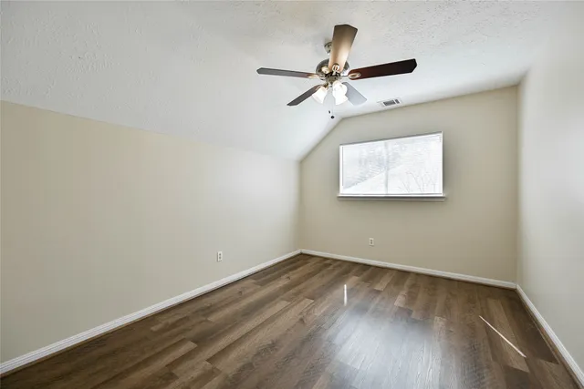 $2,300 | 2507 Foxden Drive, Pearland, TX 77584