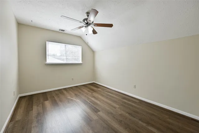 $2,300 | 2507 Foxden Drive, Pearland, TX 77584