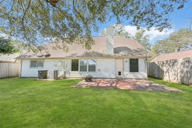 $2,300 | 2507 Foxden Drive, Pearland, TX 77584