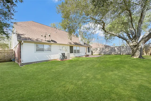 $2,300 | 2507 Foxden Drive, Pearland, TX 77584