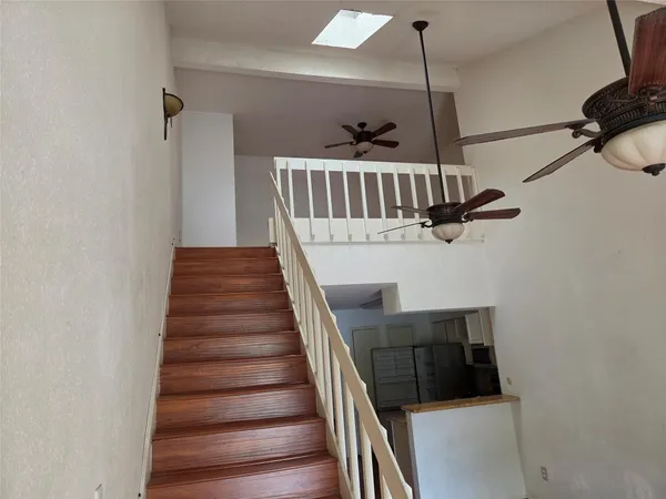 $1,295 | 2425 Holly Hall Street, Unit B37, Houston, TX 77054