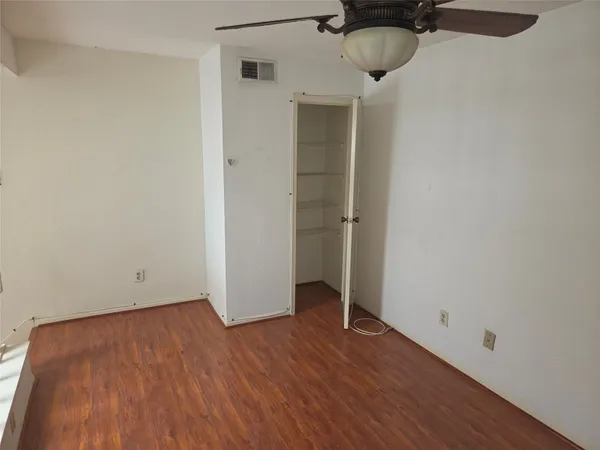 $1,295 | 2425 Holly Hall Street, Unit B37, Houston, TX 77054