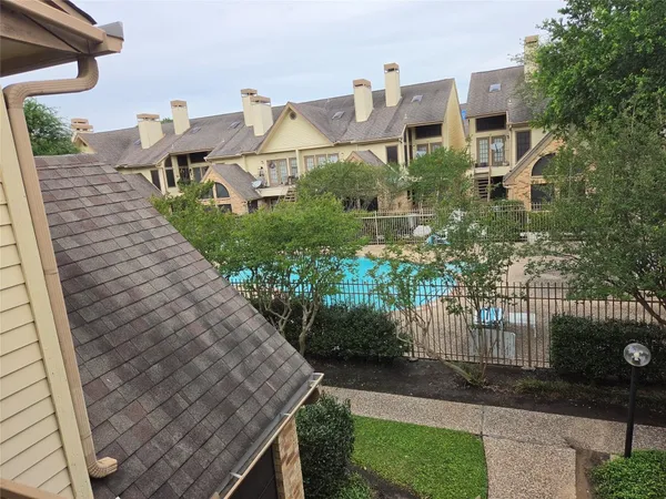 $1,295 | 2425 Holly Hall Street, Unit B37, Houston, TX 77054