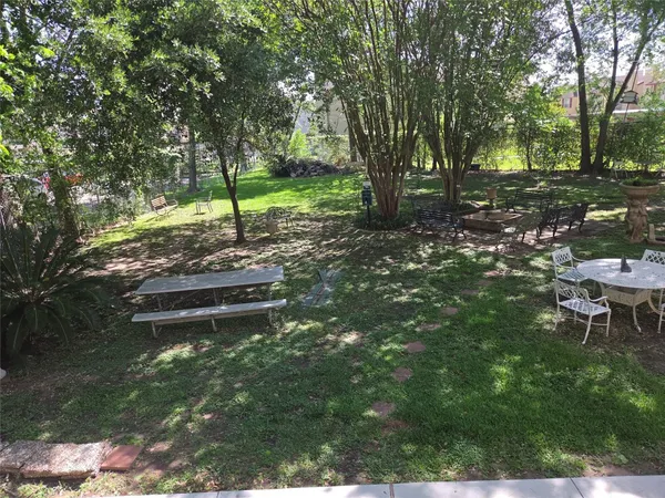 $1,295 | 2425 Holly Hall Street, Unit B37, Houston, TX 77054