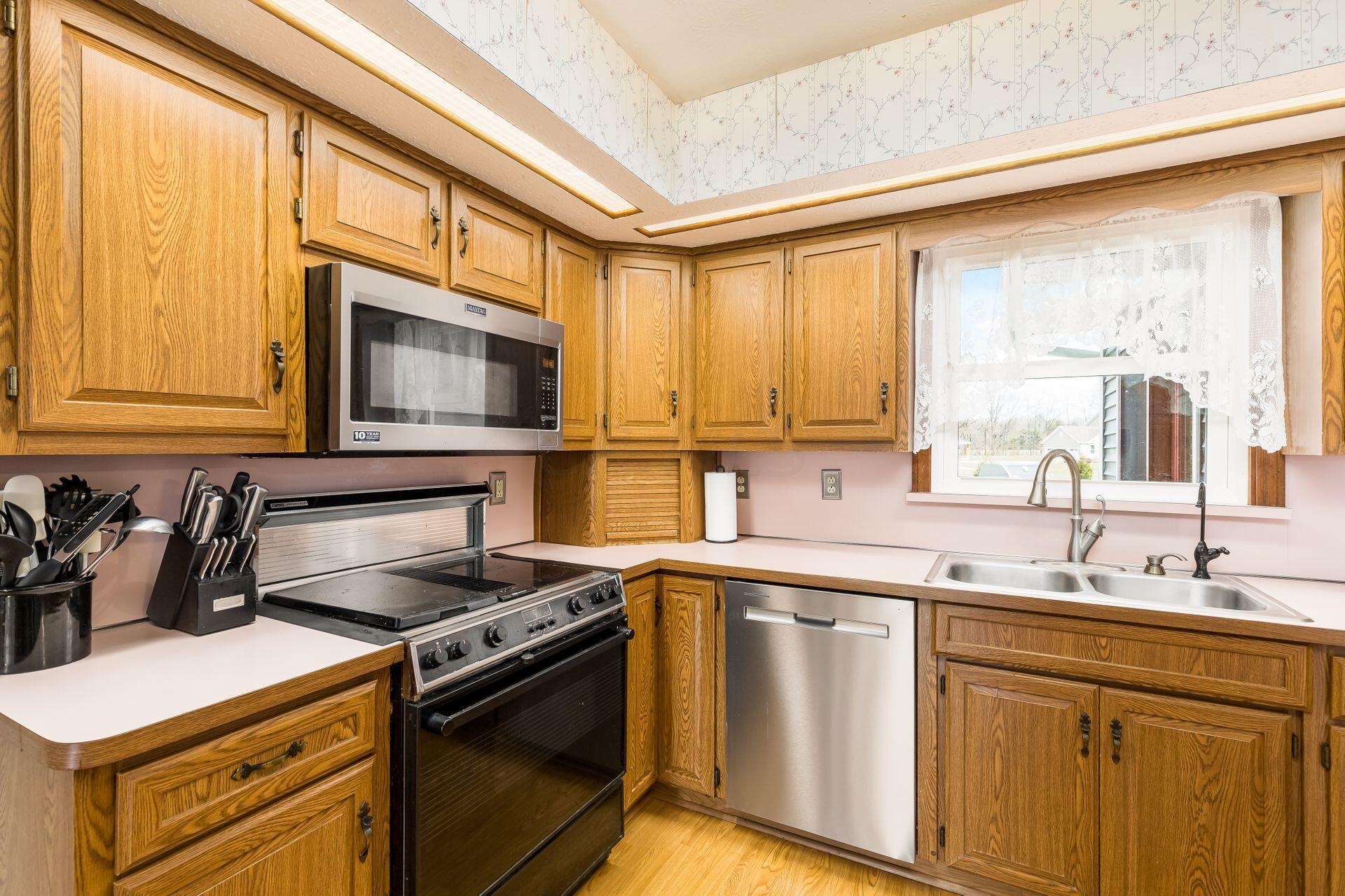 1710 Buttermilk Hill Road Delaware, OH 43015 - Photo 14 of 59 Kitchen