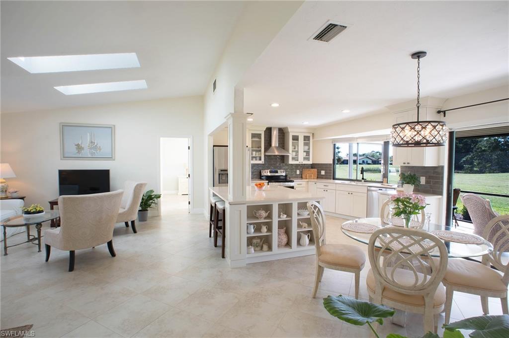190 Round Key Circle Naples, FL 34112 - Photo 17 of 34 Gallery Image 17
