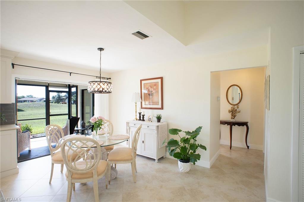 190 Round Key Circle Naples, FL 34112 - Photo 9 of 34 Gallery Image 9