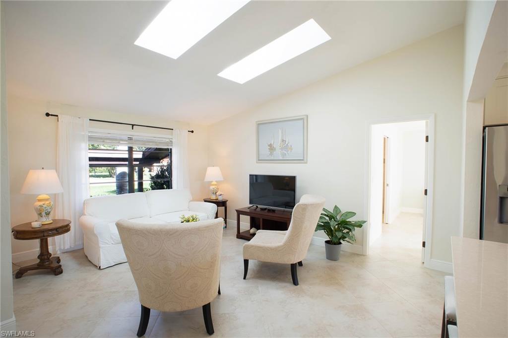 190 Round Key Circle Naples, FL 34112 - Photo 10 of 34 Gallery Image 10