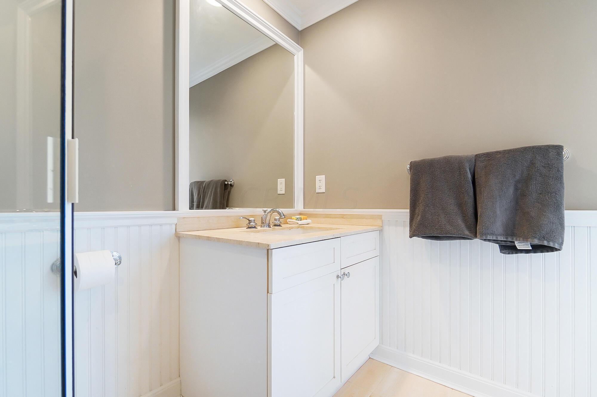 1742 Edgemont Road Upper Arlington, OH 43212 - Photo 57 of 70 059