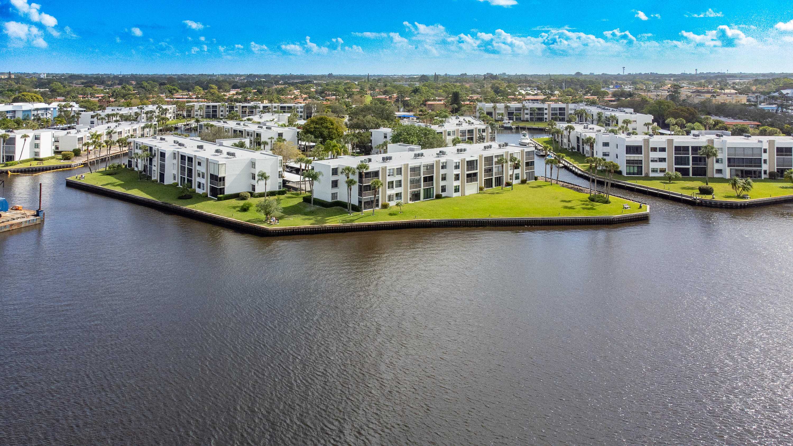1950 Southwest Palm City Road, Unit 7206 Stuart, FL 34994 - Photo 83 of 83 Yachting Community