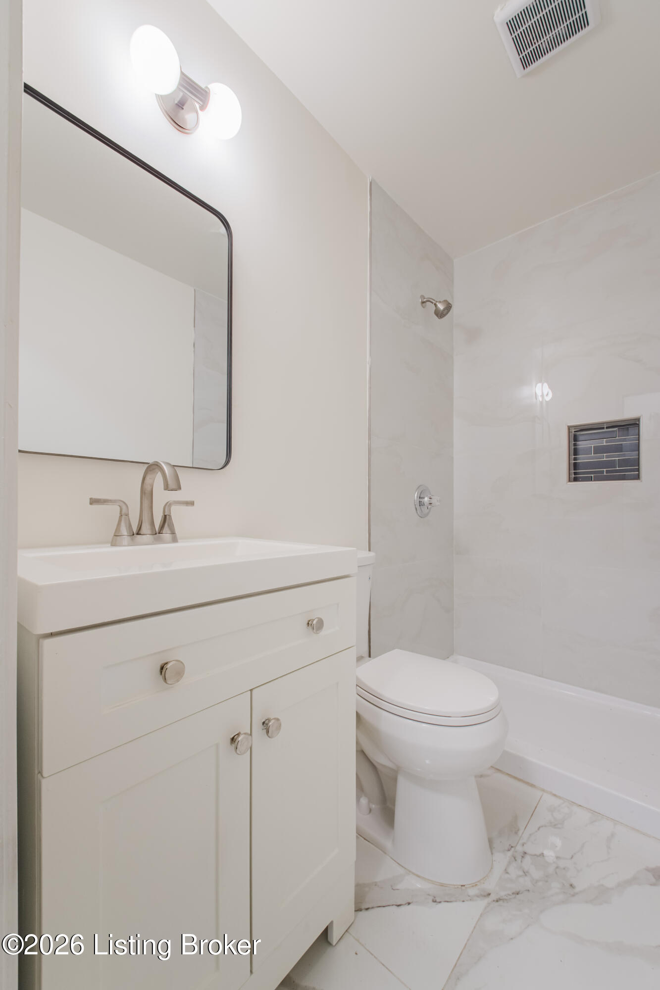 5319 New Cut Road Louisville, KY 40214 - Photo 14 of 38 First Floor Bathroom