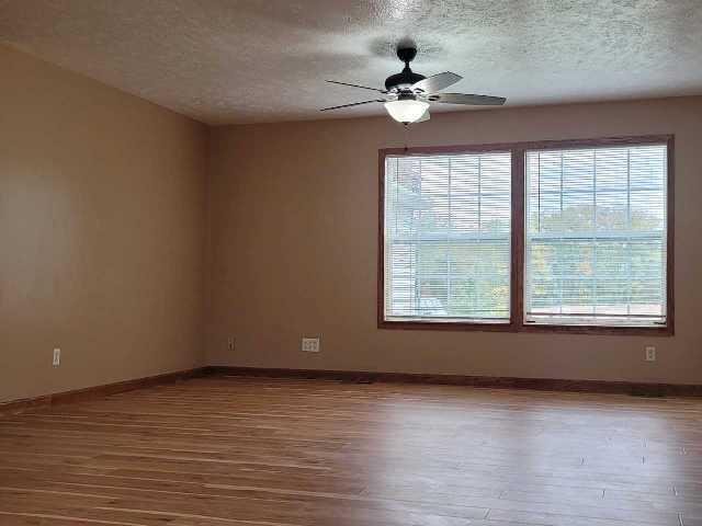 11756 Churchill Road Rives Junction, MI 49277 - Photo 3 of 24 Living rm