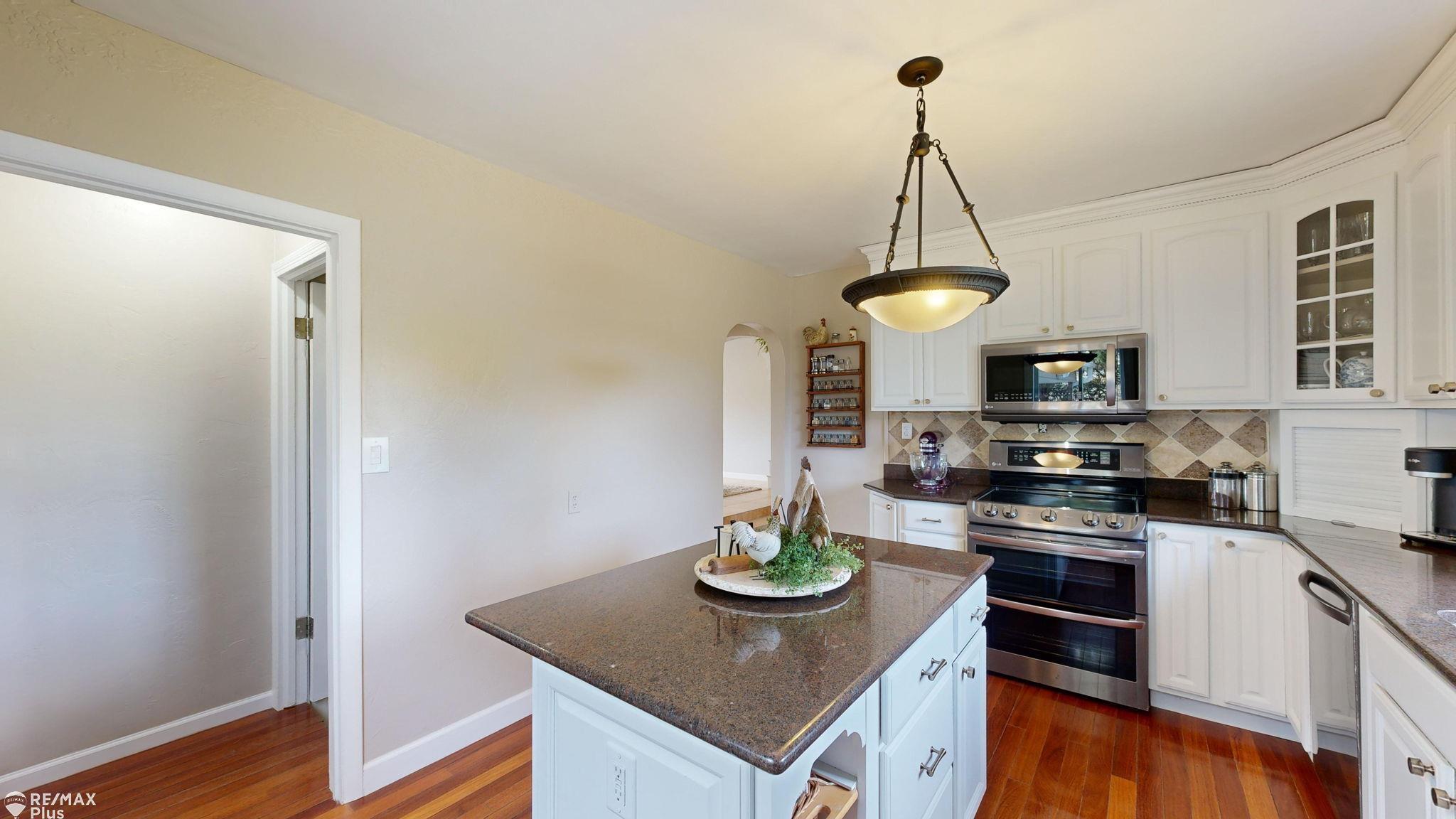 3795 Davison Road Lapeer, MI 48446 - Photo 19 of 59 50156654-6875f000-afcf-4a92-97ab-5141cf4ed37b.JPG