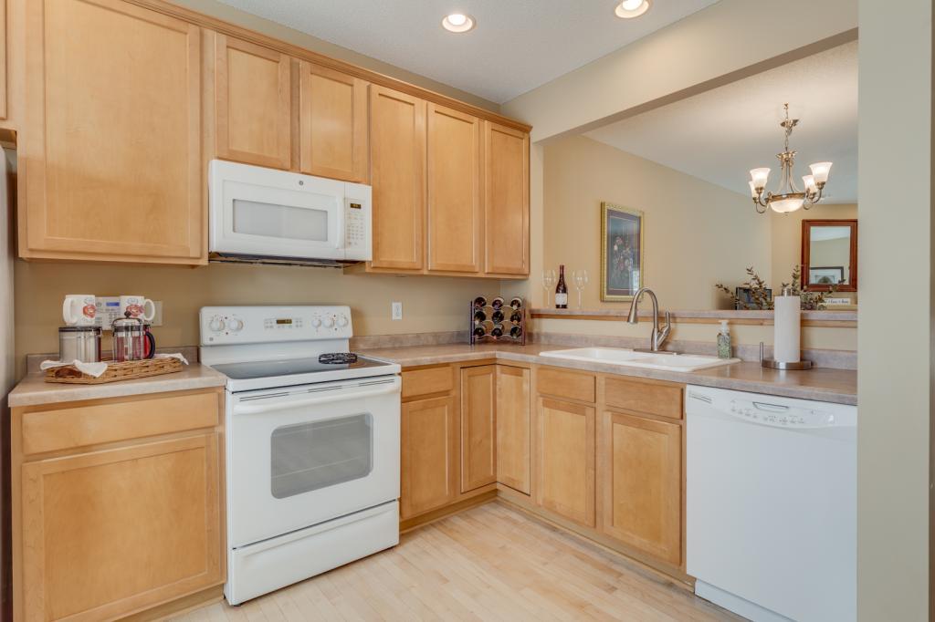 1708 Riverside Drive Shakopee, MN 55379 - Photo 10 of 31